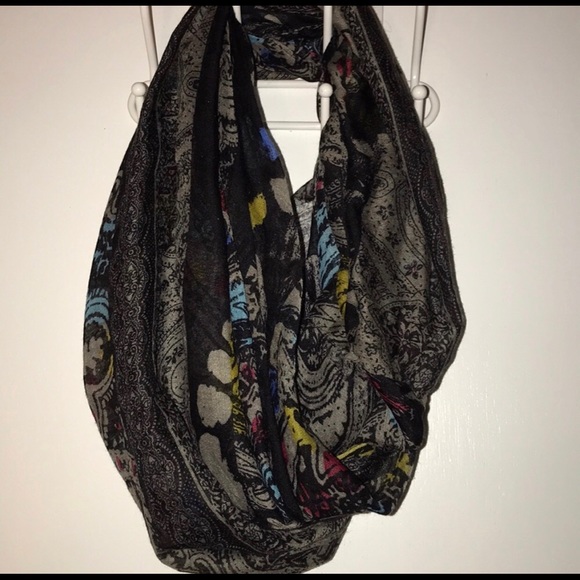 Scarf - Picture 1 of 1